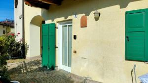 Gallery image of CASA PICCOLO SOLE in Mezzana +9 photos