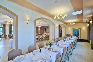 Restaurace v ubytování VILLA CUBACH + 15 fotografií