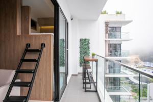 Balkón nebo terasa v ubytování Familia Suite@Midhill