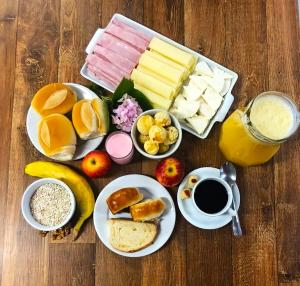 Svečiams siūlomi pusryčių variantai apgyvendinimo įstaigoje Pousada Casa do Oscar