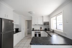 Dapur atau dapur kecil di Wagga Apartments #8