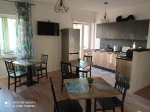 A kitchen or kitchenette at CASA STELLA San Sisto