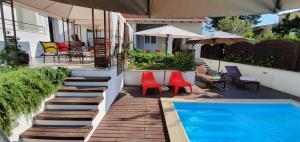 Bazén v ubytování Holiday home Olive nebo v jeho okolí