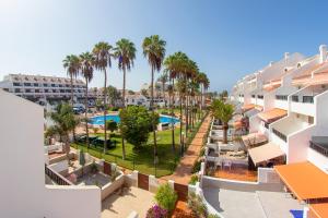 Swimmingpoolen hos eller tæt på Orange - Parque Santiago II