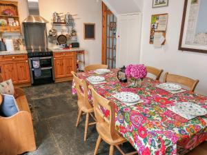 Kuchyň nebo kuchyňský kout v ubytování Heightley House