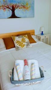 Postel nebo postele na pokoji v ubytování Botánic Suite Malaga