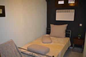 Ένα ή περισσότερα κρεβάτια σε δωμάτιο στο Elati Mansion +33 φωτογραφίες