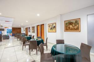 Posezení v ubytování Sans Hotel Prime Cailendra Yogyakarta by RedDoorz