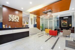 Posezení v ubytování Sans Hotel Prime Cailendra Yogyakarta by RedDoorz