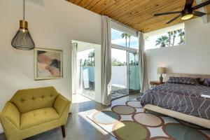 Palm Springs Regal Contemporary