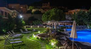 Bazén v ubytovaní Pearl Bay Hotel Apartments alebo v jeho blízkosti