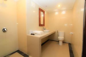 Ein Badezimmer in der Unterkunft Radiant Jepun Villa
