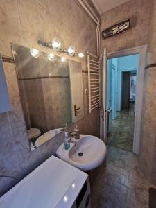 Vonios kambarys apgyvendinimo įstaigoje Victory apartment - Heart of Belgrade