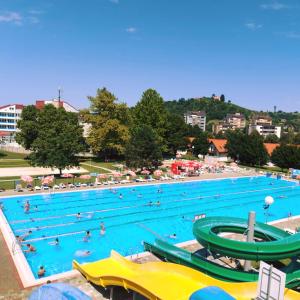 Bazén v ubytování Apartment Feher Lendava nebo v jeho okolí