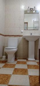 Vonios kambarys apgyvendinimo įstaigoje Апартаменти на Чорновола, Порт-сіті