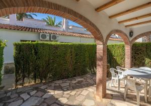 Patio nebo venkovní prostory v ubytování La casa de la Playa. Piscina, Wifi y Terraza.