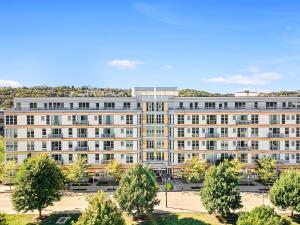 Budova, kde se aparthotel nachází