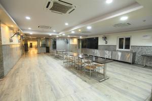 Posezení v ubytování Hotel Anuvibha Malviya Nagar