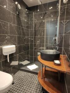 Et badeværelse på Hotel Modern Est