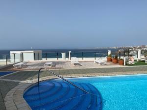 Bazén v ubytování Exclusives Apartment 10 meters to Ocean nebo v jeho okolí