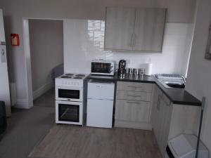 Kelso House holiday flats tesisinde mutfak veya mini mutfak