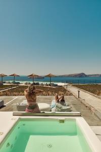 Swimmingpoolen hos eller tæt på Coco-Mat Hotel Santorini