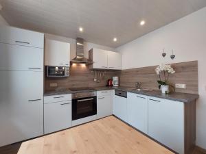 A kitchen or kitchenette at Piz Buin