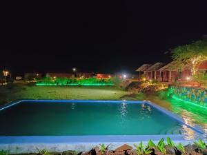 Bazén v ubytování Mysticstays Resort nebo v jeho okolí + 37 fotografií