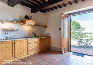A kitchen or kitchenette at Borgo Solario