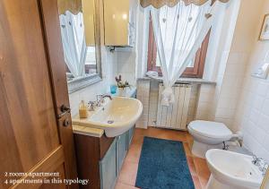A bathroom at Borgo Solario