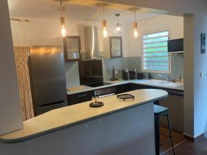 Gallery image of Eden Blue 2 chambres, piscine accès direct lagon in Sainte-Anne