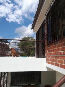 Svalir eða verönd á Apartamento amoblado con balcón en Ibagué