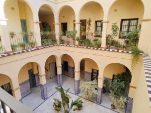 Balkón nebo terasa v ubytování HomeySeville-Bright Apartment at Santa Cruz 4 pax, Parking Optional