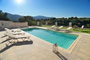 Bazén v ubytování superb villa with private pool peaceful location nebo v jeho okolí