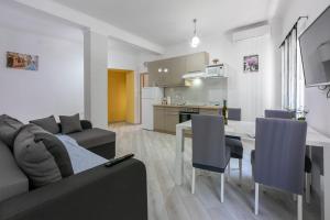 Kuchyňa alebo kuchynka v ubytovaní Apartment DANIJEL + 22 fotografií