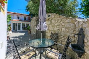 Patio alebo iná vonkajšia časť ubytovania Apartment DANIJEL