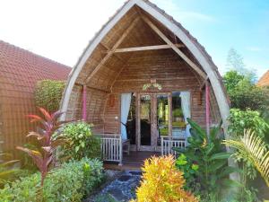 Umma Bali Menjangan Retreat外面的花园