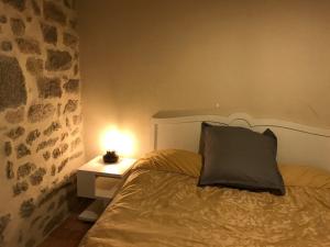 Cama o camas de una habitación en Maison de vacances en Morvan