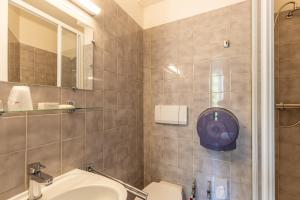 Atlantic Hotel Rennes Centre Gare tesisinde bir banyo