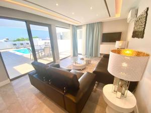 Гостиная зона в Luxury Villa Olivia 3 Beds - 3 Baths