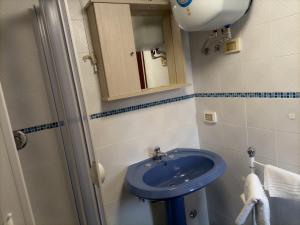Phòng tắm tại La Lucciola Albergo Ristorante