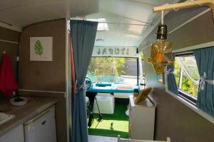 Kuchyň nebo kuchyňský kout v ubytování JABUTI Autocaravana con porche y aparcamiento