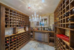 Gallery image of Oinou Strata - Adults Only in Vouni
