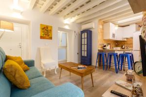 Kuchyňa alebo kuchynka v ubytovaní Apartamentos LOTO y LIZ by Cadiz4Rentals