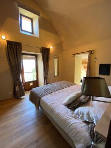 B&B Maison des Etoiles Chambre d'hôtes Adult Only客房内的一张或多张床位