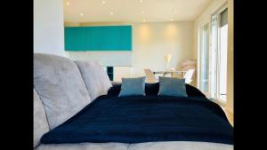 Posedenie v ubytovaní Beautiful view apartment with garage space