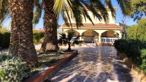 Gallery image of 4 bedrooms villa with private pool enclosed garden and wifi at Olocau in Olocau