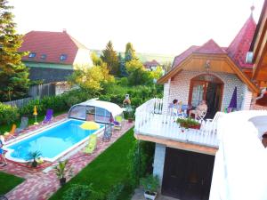 Bazén v ubytovaní Joker Villa Apartmanhaus alebo v jeho blízkosti