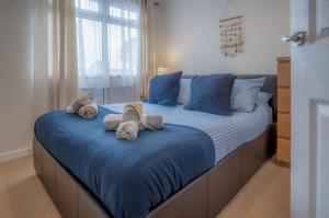 Postel nebo postele na pokoji v ubytování Trewent Park - 2 Bedroom Chalet - Freshwater East