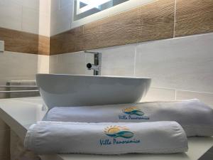 A bathroom at Villa Panoramica